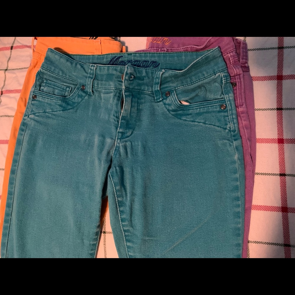 Delia’s Morgan style neon turquoise skinny pants
